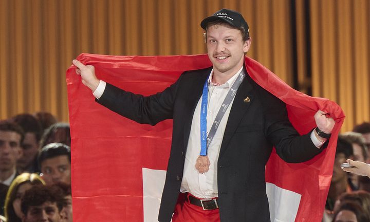Elektroinstallateur Kilian Moser holt sensationell die Bronzemedaille an den WorldSkills in Shanghai